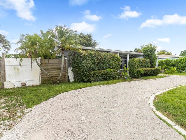 532 Foresteria Drive, West Palm Beach, FL 33403