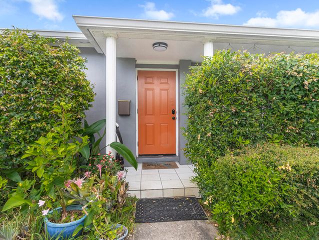 532 Foresteria Drive, West Palm Beach, FL 33403