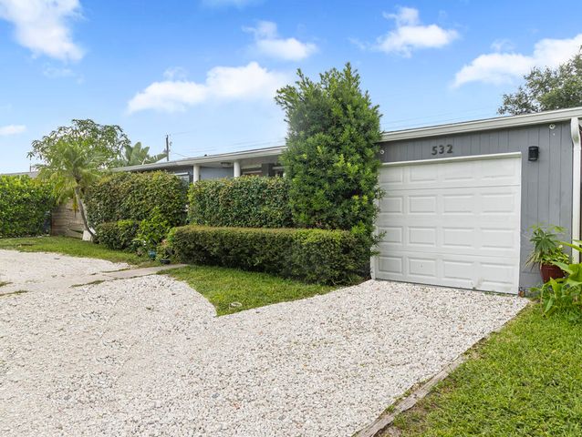 532 Foresteria Drive, West Palm Beach, FL 33403