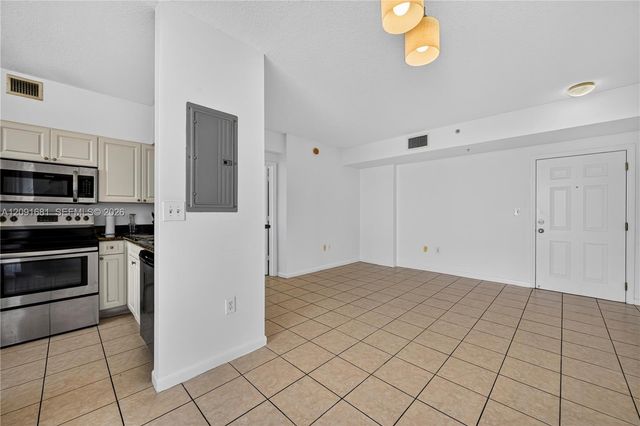 1 Glen Royal Parkway 903, Miami, FL 33125