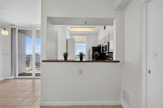 1 Glen Royal Parkway 903, Miami, FL 33125