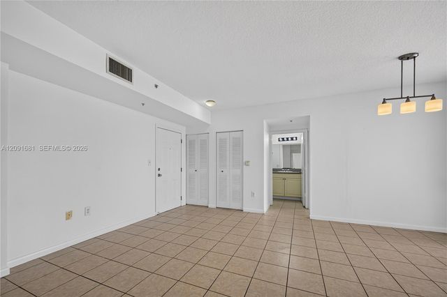 1 Glen Royal Parkway 903, Miami, FL 33125