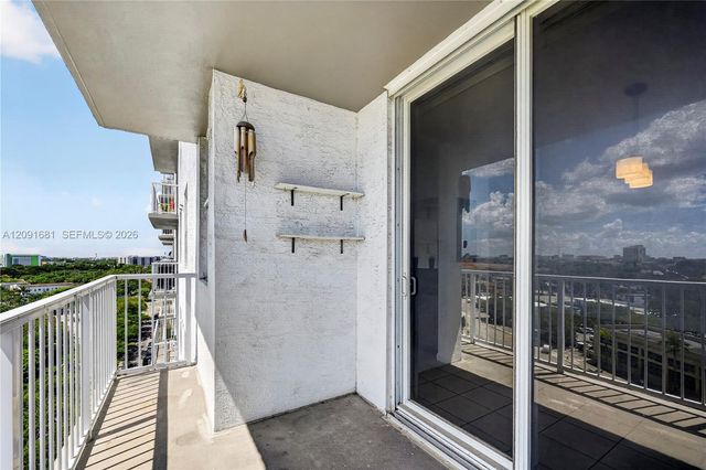 1 Glen Royal Parkway 903, Miami, FL 33125