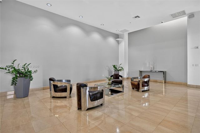 1 Glen Royal Parkway 903, Miami, FL 33125