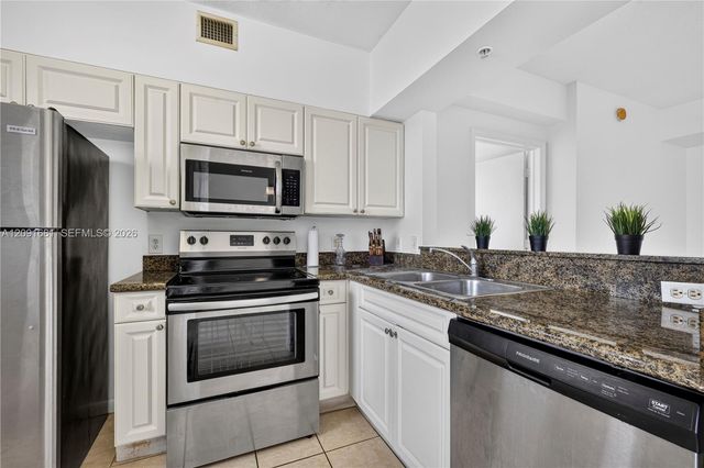 1 Glen Royal Parkway 903, Miami, FL 33125