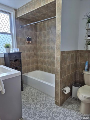 44 King Street 2nd Flr, Haledon, NJ 07508