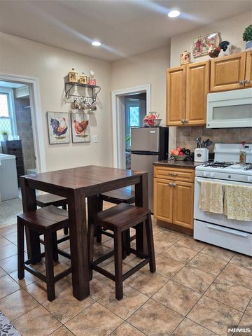 44 King Street 2nd Flr, Haledon, NJ 07508