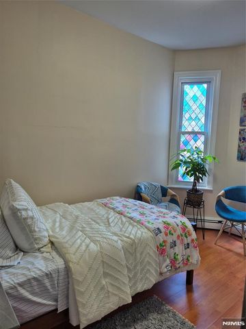 44 King Street 2nd Flr, Haledon, NJ 07508