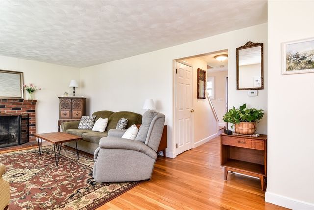 13 Normal Hill Road, Framingham, MA 01702