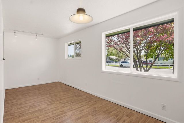 8105 E Cataldo Ave, Spokane Valley, WA 99212