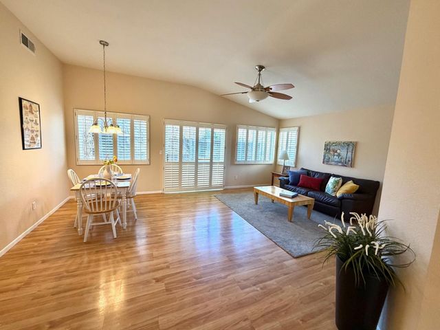 2385 Roualt St, Davis, CA 95618