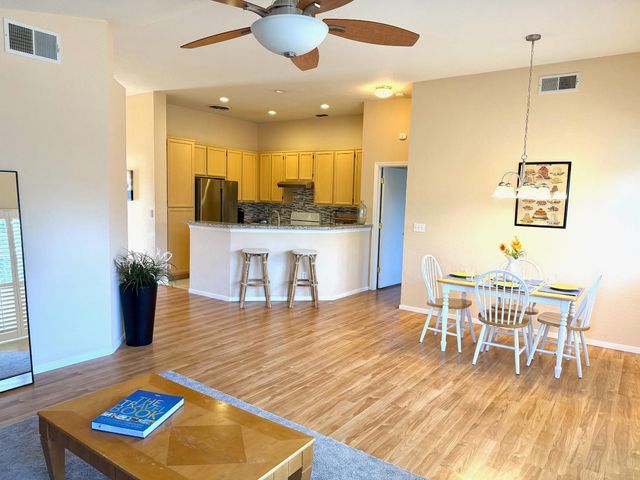 2385 Roualt St, Davis, CA 95618