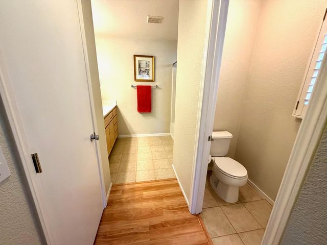 2385 Roualt St, Davis, CA 95618