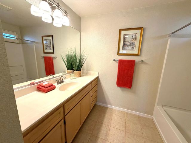 2385 Roualt St, Davis, CA 95618