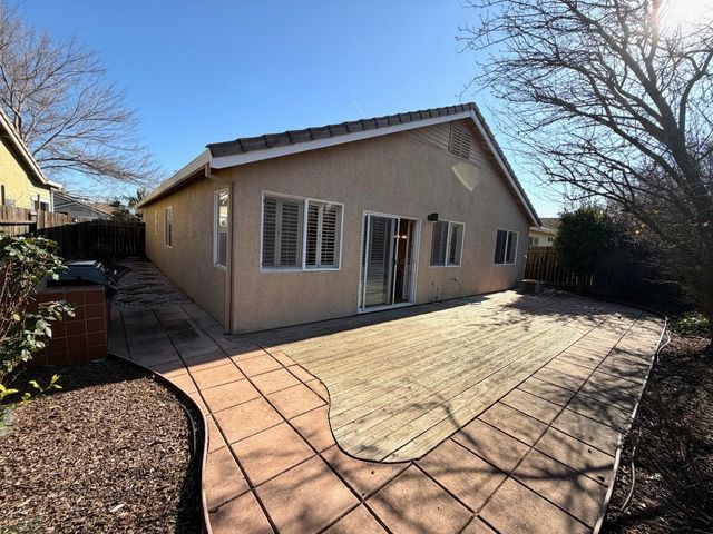 2385 Roualt St, Davis, CA 95618