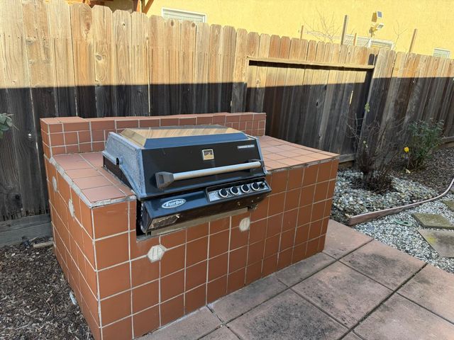 2385 Roualt St, Davis, CA 95618