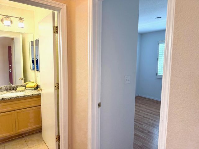 2385 Roualt St, Davis, CA 95618