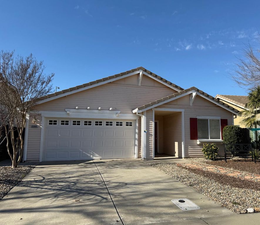 2385 Roualt St, Davis, CA 95618