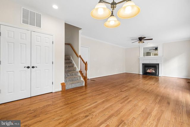 5871 PAINE RUN PL, Manassas, VA 20112