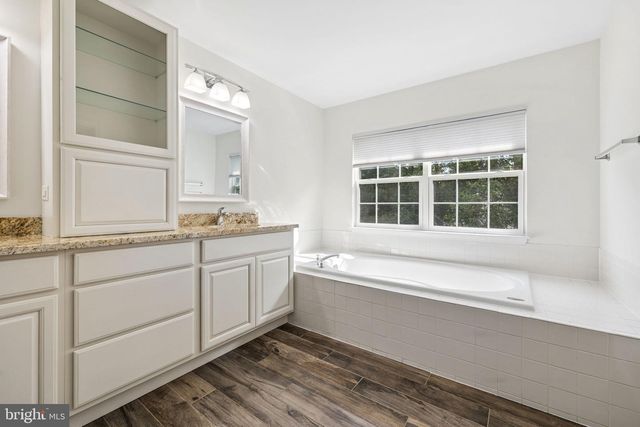 5871 PAINE RUN PL, Manassas, VA 20112