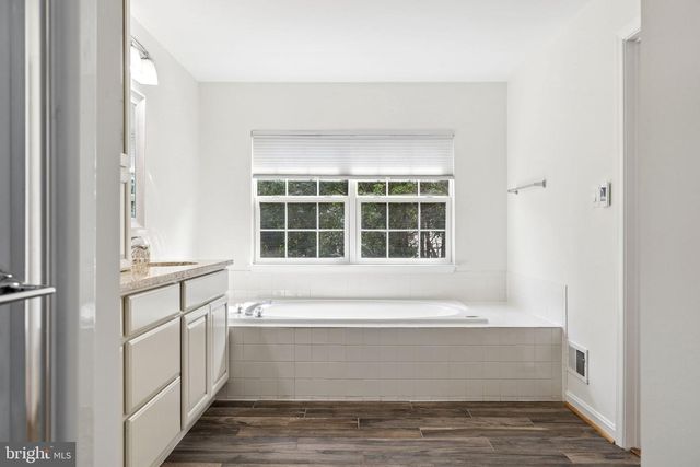 5871 PAINE RUN PL, Manassas, VA 20112