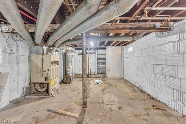 9303 Kempton Avenue, Cleveland, OH 44108