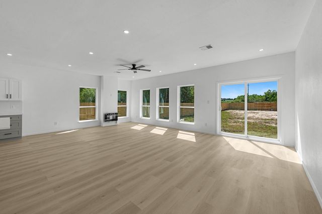 6181 Road 5503, Cleveland, TX 77327