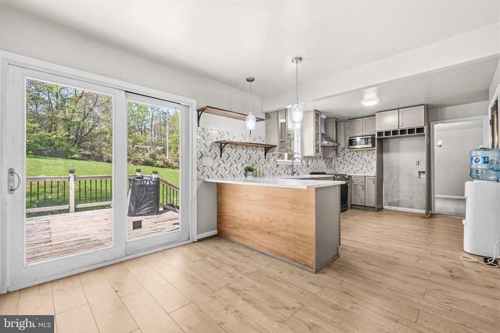 Image 14 of property listing at 6705 CHERRYFIELD RD, Fort Washington, MD 20744