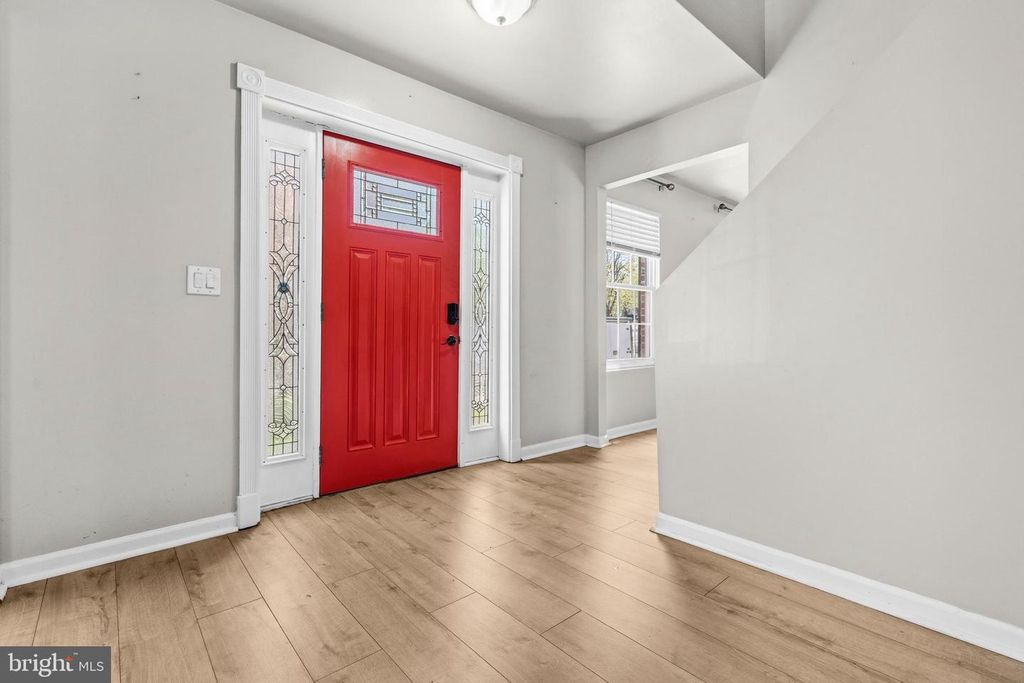 Image 2 of property listing at 6705 CHERRYFIELD RD, Fort Washington, MD 20744