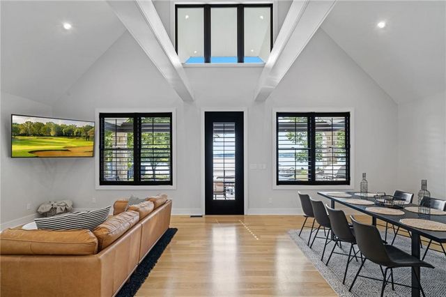 102 Angler Point, Gallatin, MO 64640