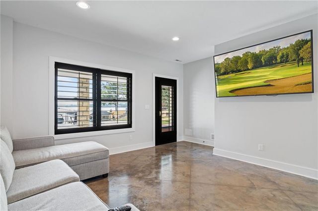 102 Angler Point, Gallatin, MO 64640