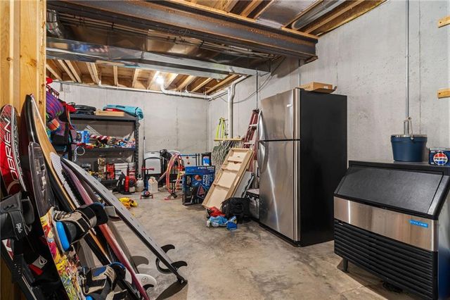 102 Angler Point, Gallatin, MO 64640