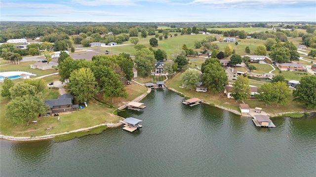 102 Angler Point, Gallatin, MO 64640