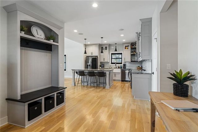 102 Angler Point, Gallatin, MO 64640