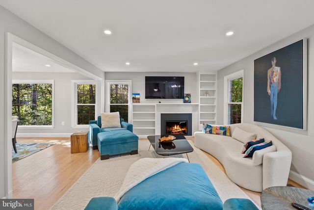 3121 TRENHOLM DR, Oakton, VA 22124