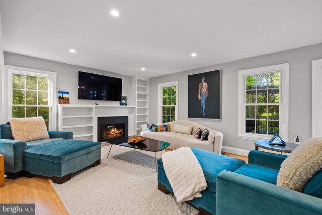 3121 TRENHOLM DR, Oakton, VA 22124
