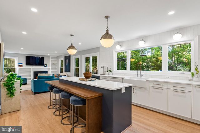 3121 TRENHOLM DR, Oakton, VA 22124