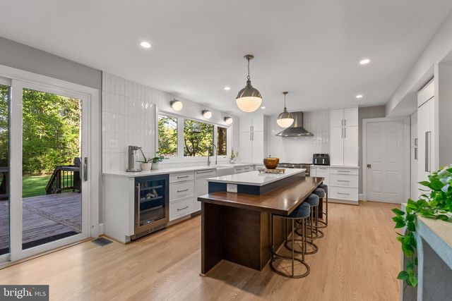 3121 TRENHOLM DR, Oakton, VA 22124
