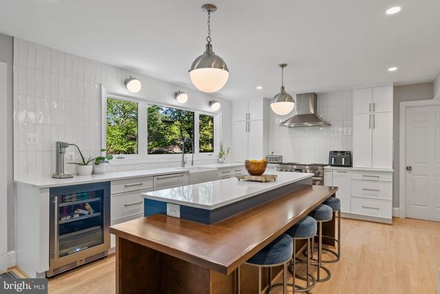 3121 TRENHOLM DR, Oakton, VA 22124