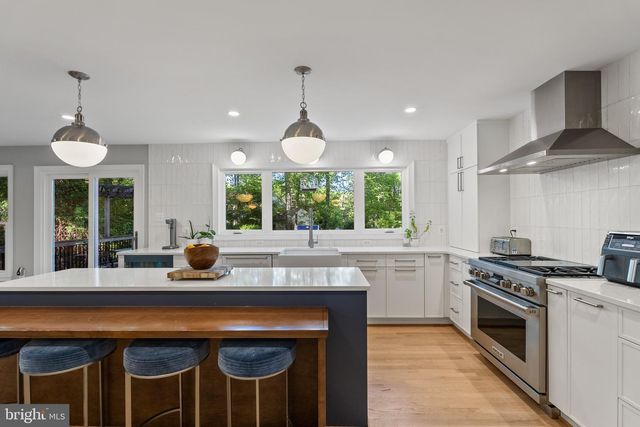 3121 TRENHOLM DR, Oakton, VA 22124