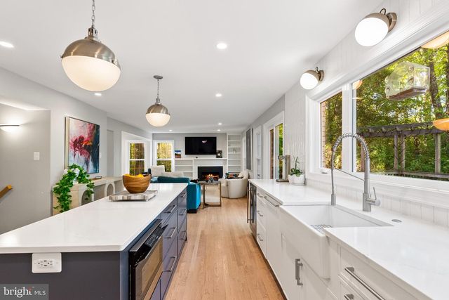 3121 TRENHOLM DR, Oakton, VA 22124