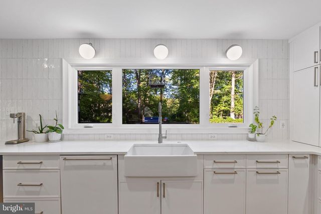 3121 TRENHOLM DR, Oakton, VA 22124