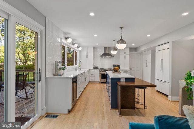 3121 TRENHOLM DR, Oakton, VA 22124