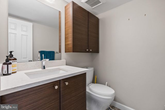 3121 TRENHOLM DR, Oakton, VA 22124