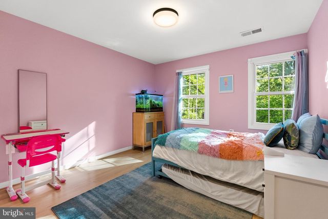 3121 TRENHOLM DR, Oakton, VA 22124
