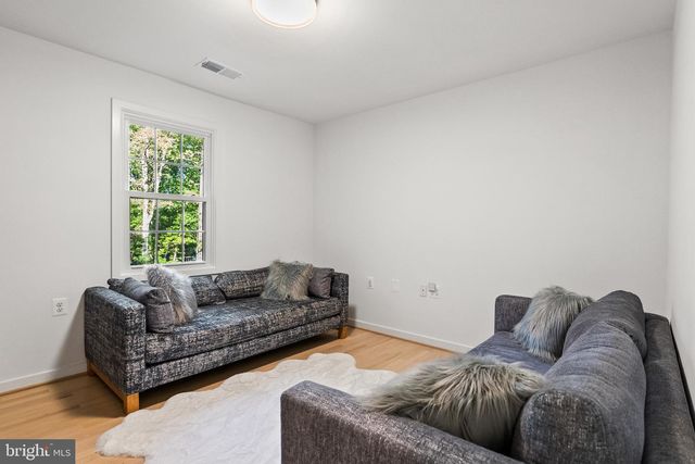 3121 TRENHOLM DR, Oakton, VA 22124