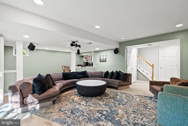 3121 TRENHOLM DR, Oakton, VA 22124
