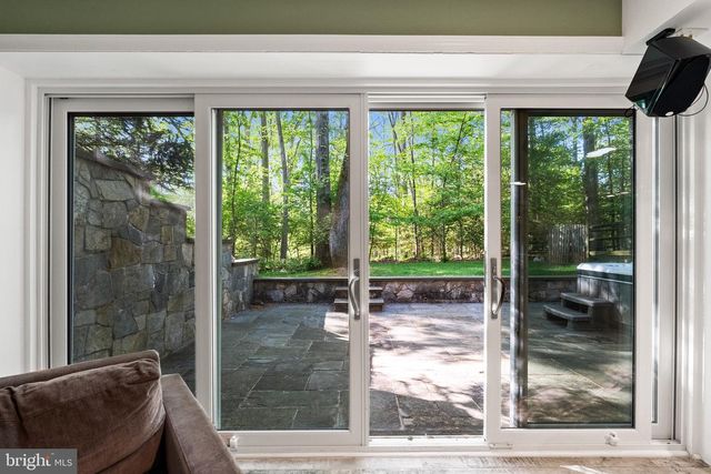 3121 TRENHOLM DR, Oakton, VA 22124