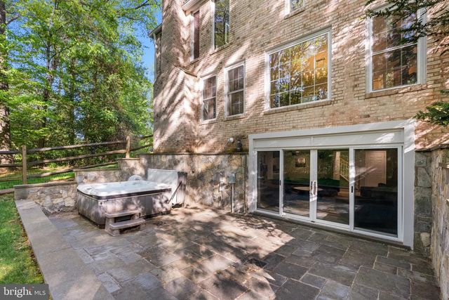 3121 TRENHOLM DR, Oakton, VA 22124
