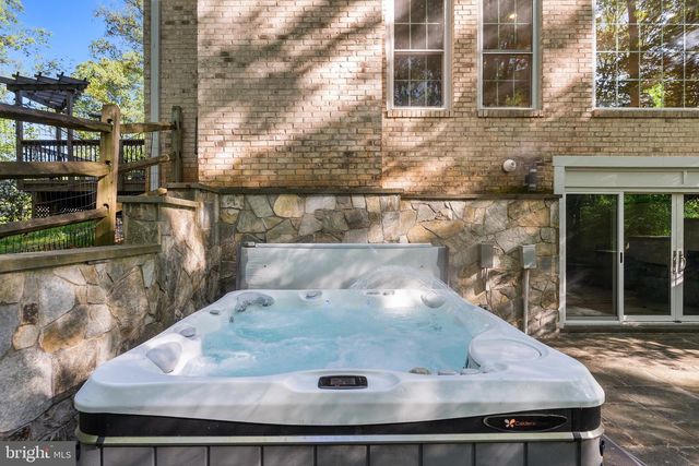 3121 TRENHOLM DR, Oakton, VA 22124